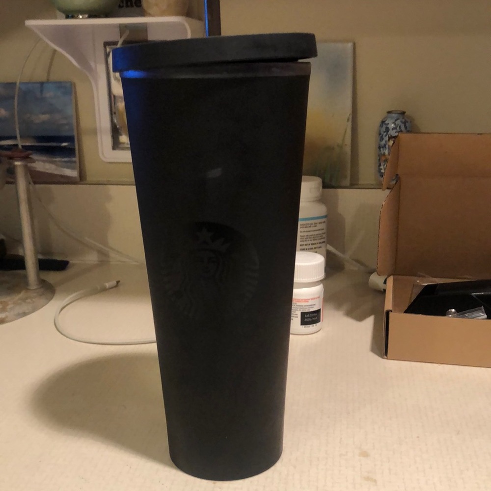 Starbucks cold cup with lid and straw
